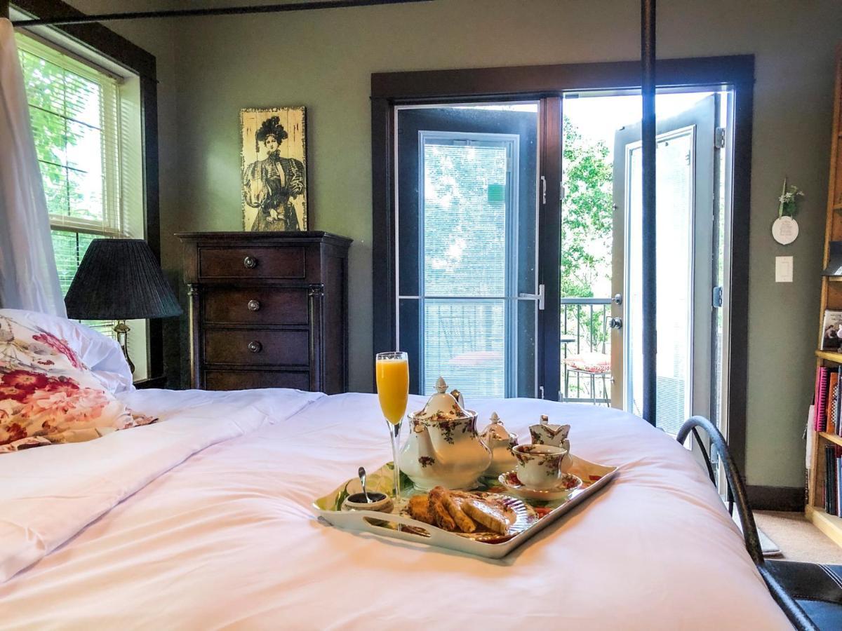 Wolf Creek Bed And Breakfast Ponoka Eksteriør billede