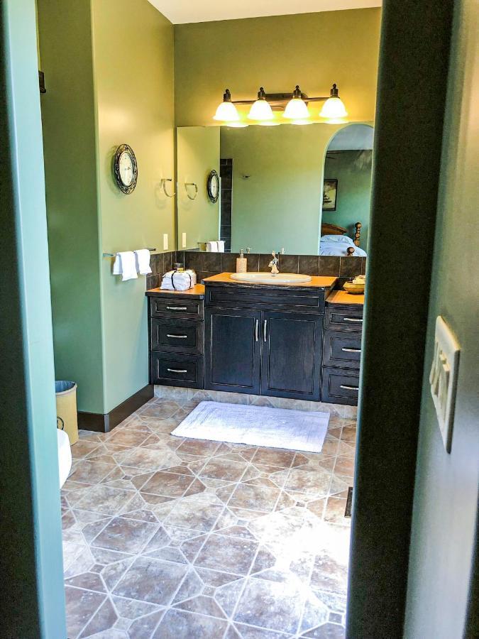 Wolf Creek Bed And Breakfast Ponoka Eksteriør billede
