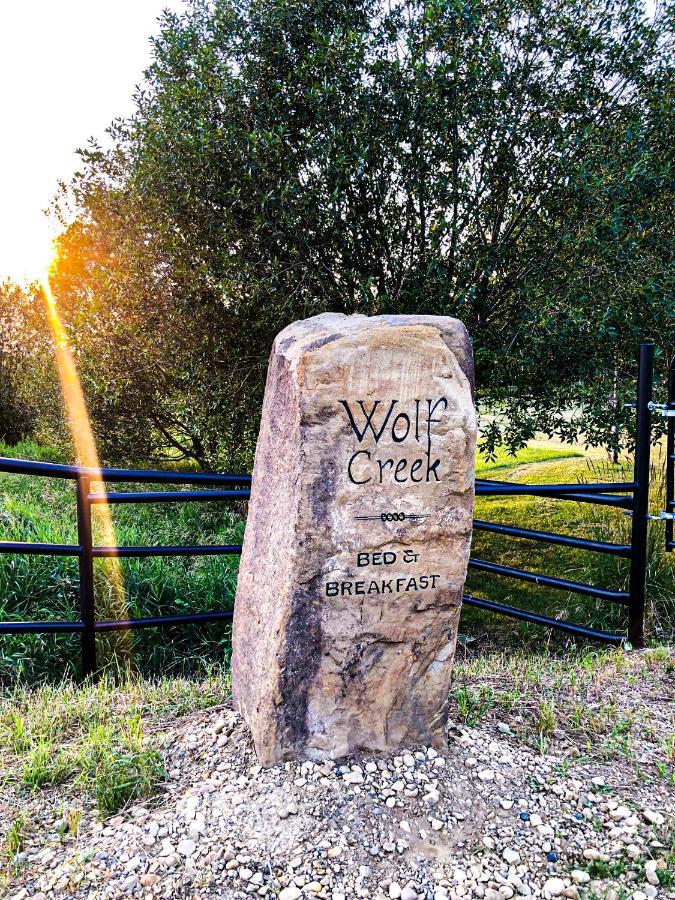Wolf Creek Bed And Breakfast Ponoka Eksteriør billede