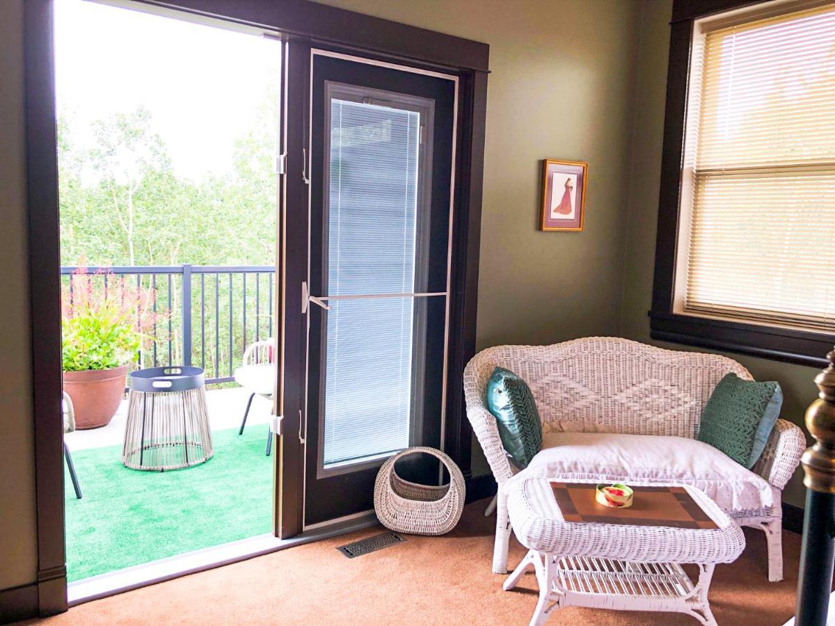 Wolf Creek Bed And Breakfast Ponoka Eksteriør billede